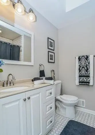 Use This Paint Color To Spruce Up And Sell Your House Fast Hall Bathroom