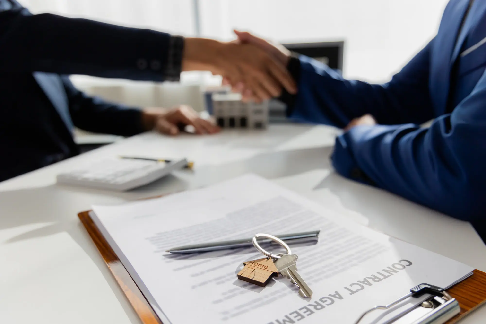 real estate agent signing foreclosure agreement real estate agent signing foreclosure agreement