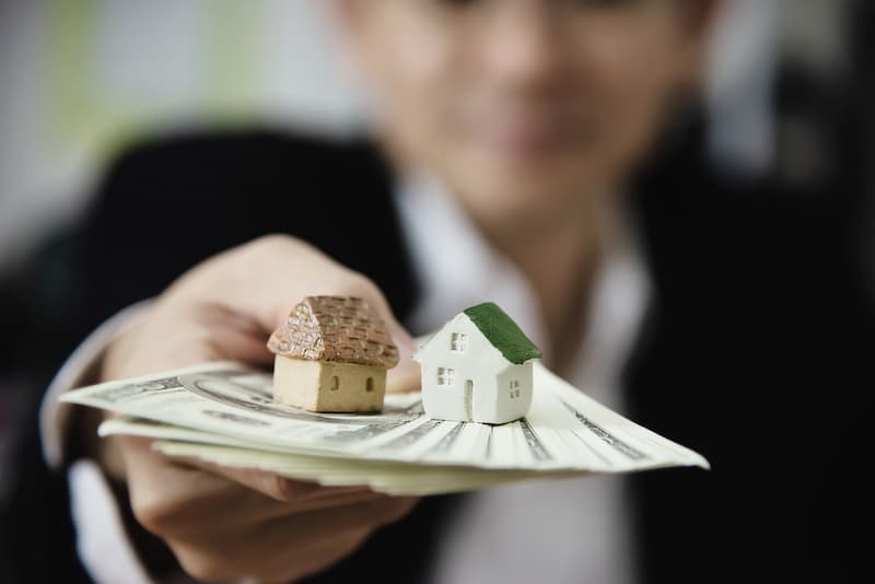 Why Home Sellers Embrace Cash Offers Above Higher Bids