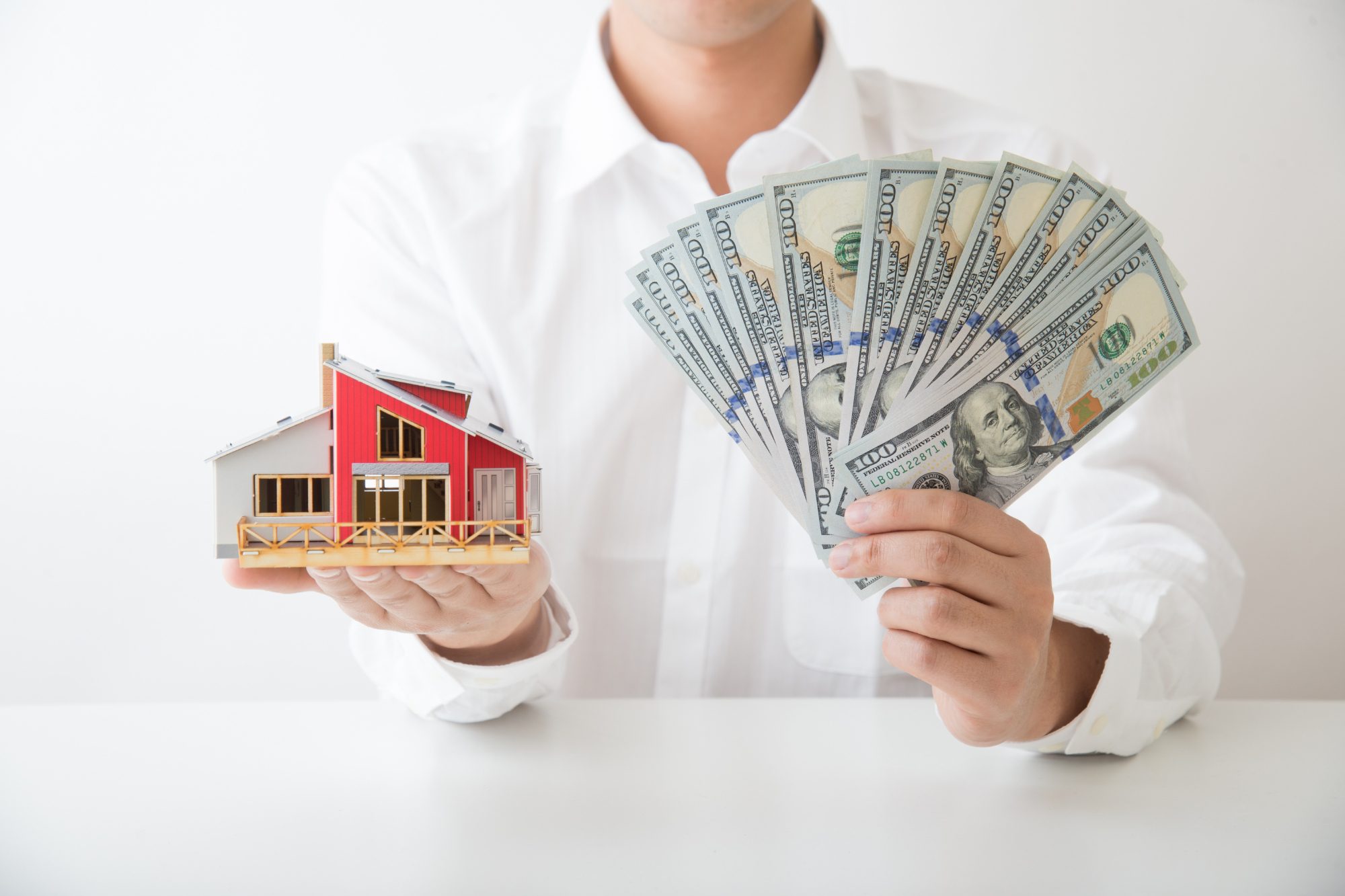 Cash Buyers vs. Traditional Buyers: Pros and Cons